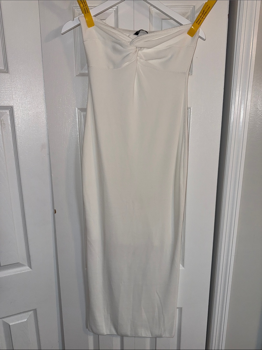 Classic Strapless White Midi Dress with Twist Detail